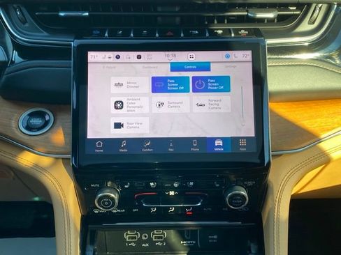 Used 2023 Jeep Grand Cherokee Summit image 42