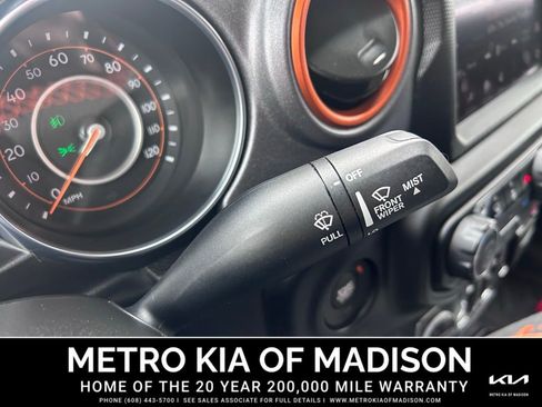 Used 2023 Jeep Gladiator Mojave w/ Cold Weather Group image 18