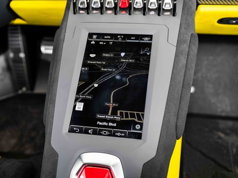 Used 2022 Lamborghini Huracan STO image 24