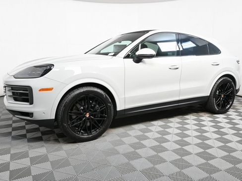 Certified 2026 Porsche Cayenne Coupe AWD/4WD image 2