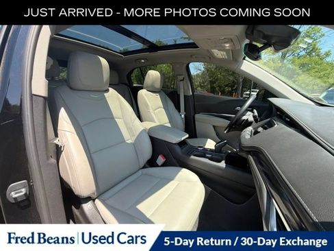 Used 2023 Cadillac XT4 Luxury w/ Cold Weather Package AWD/4WD image 16