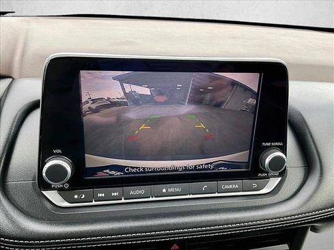 Used 2023 Nissan Rogue SV FWD image 21