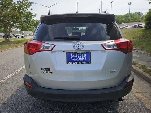 Used 2015 Toyota RAV4 XLE FWD image 5