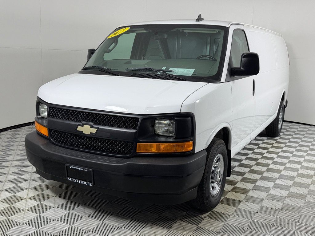 Used 2017 Chevrolet Express 3500 Extended RWD image 10