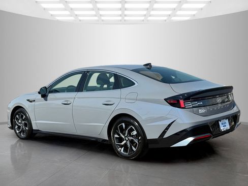 Used 2025 Hyundai Sonata SEL FWD image 5