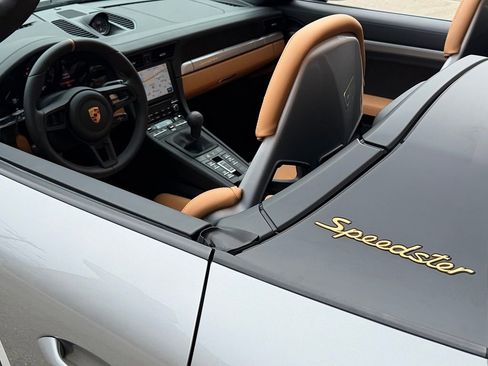 Used 2019 Porsche 911 Speedster image 24