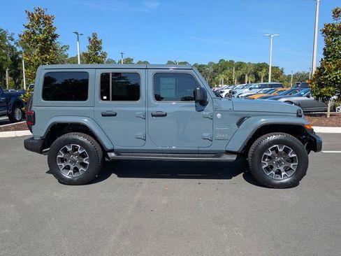 Used 2024 Jeep Wrangler Unlimited Sahara AWD/4WD image 3