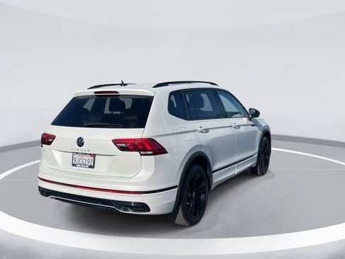 Used 2023 Volkswagen Tiguan SE R-Line image 5