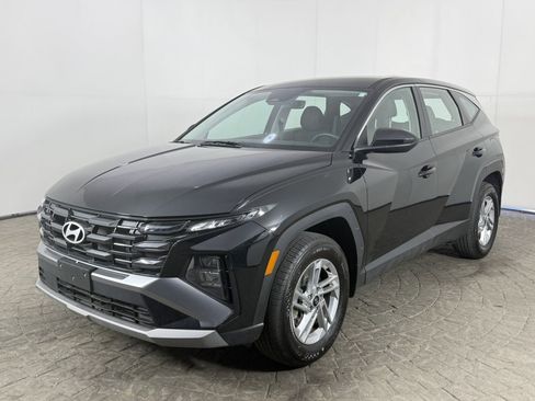 Used 2026 Hyundai Tucson SE AWD/4WD image 3