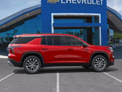 New 2026 Chevrolet Traverse LT w/ Sun and Wheel Package FWD image 33