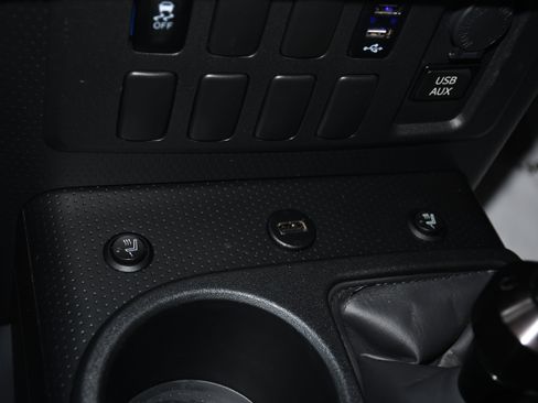 Used 2013 Toyota FJ Cruiser 4WD w/ Convenience Pkg image 17