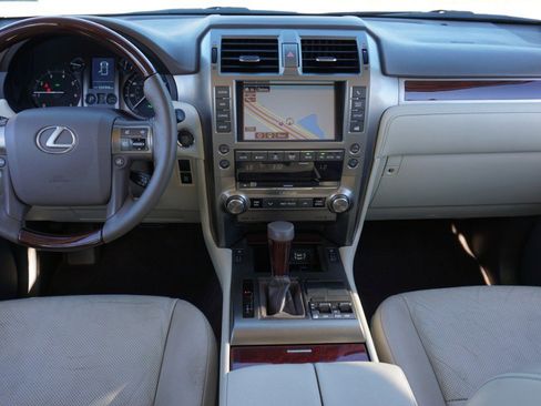 Used 2015 Lexus GX 460 image 26