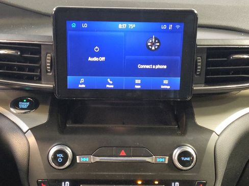 Used 2020 Ford Explorer XLT w/ Equipment Group 202A AWD/4WD image 25