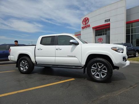 Used 2017 Toyota Tacoma Limited w/ Tow Package AWD/4WD image 1