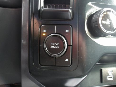 Used 2023 Ford F150 XLT image 15