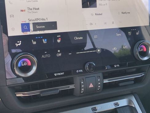 Used 2025 Lexus GX 550 AWD/4WD image 19