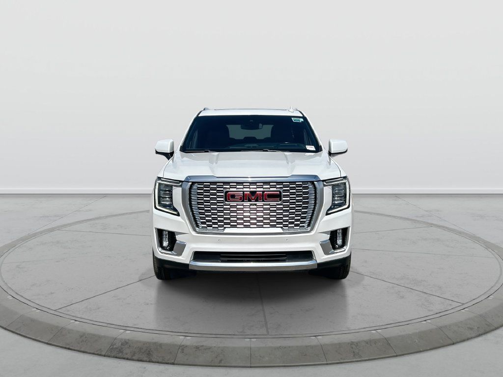 Used 2023 GMC Yukon XL Denali RWD image 3