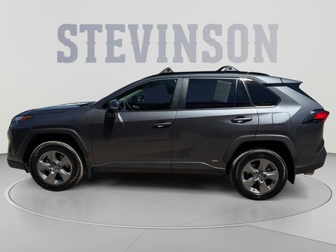 Used 2023 Toyota RAV4 XLE AWD/4WD image 2