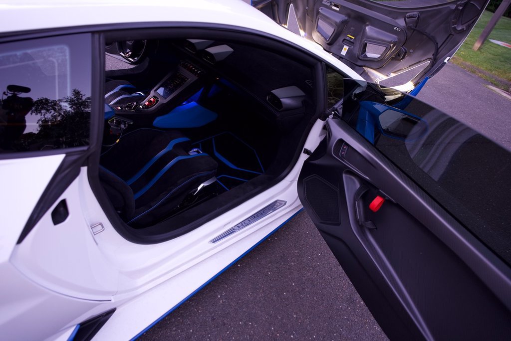 Used 2022 Lamborghini Huracan STO RWD image 42