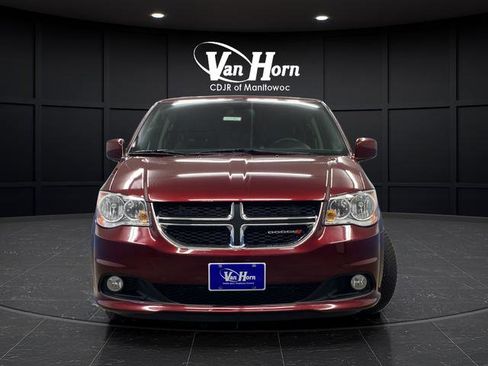 Used 2020 Dodge Grand Caravan SXT w/ Driver Convenience Group FWD image 2