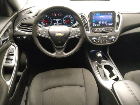 Used 2020 Chevrolet Malibu LT FWD image 22