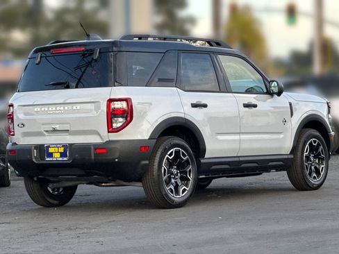 New 2026 Ford Bronco Sport Outer Banks w/ Outer Banks Tech Package+ AWD/4WD image 3