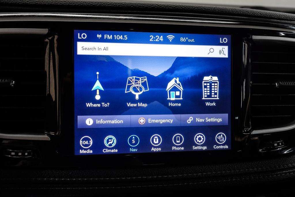 Used 2020 Chrysler Pacifica Limited FWD image 41