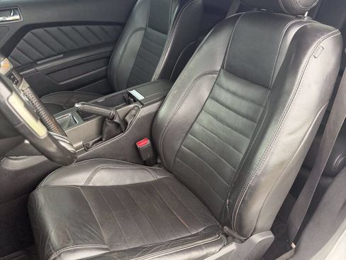 Used 2013 Ford Mustang Premium RWD image 23