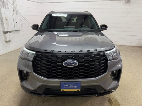 Certified 2025 Ford Explorer ST-Line AWD/4WD image 28