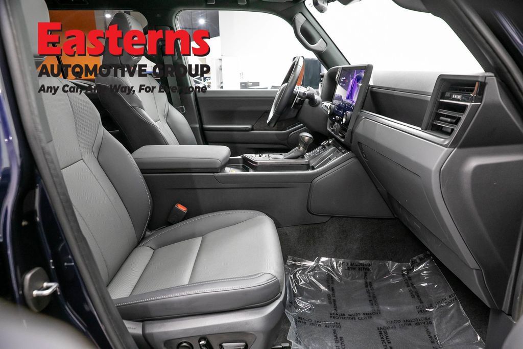 Used 2025 Lexus GX 550 w/ Accessory Package (2T) AWD/4WD image 28