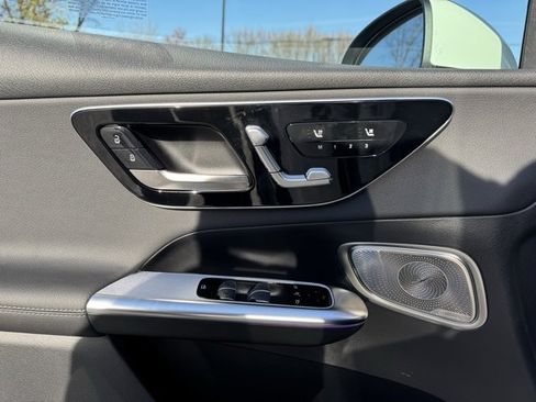 Used 2025 Mercedes-Benz GLC 300 4MATIC image 20