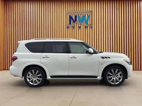 Used 2014 INFINITI QX80 4WD w/ Deluxe Touring Package image 29