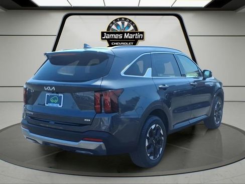 Used 2024 Kia Sorento S AWD/4WD image 4