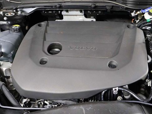 Used 2024 Volvo XC40 B5 Plus w/ Protection Package Premier image 20