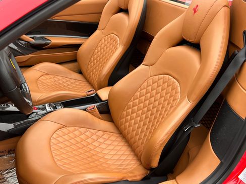 Used 2019 Ferrari 488 Spider Base image 33