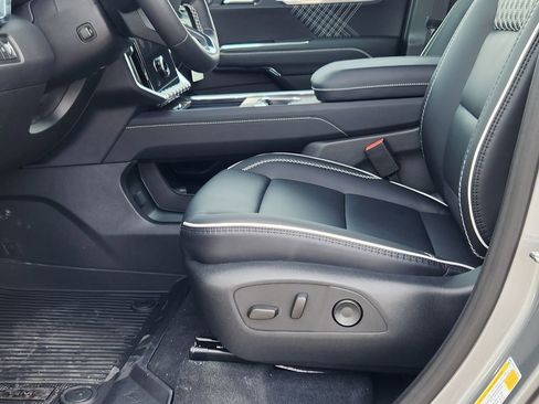 New 2026 GMC Acadia Denali w/ Super Cruise Package image 12