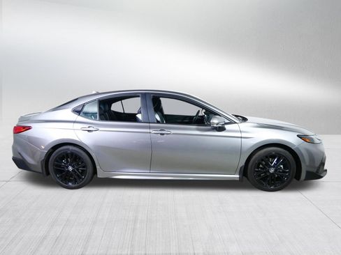 Used 2025 Toyota Camry SE FWD image 8