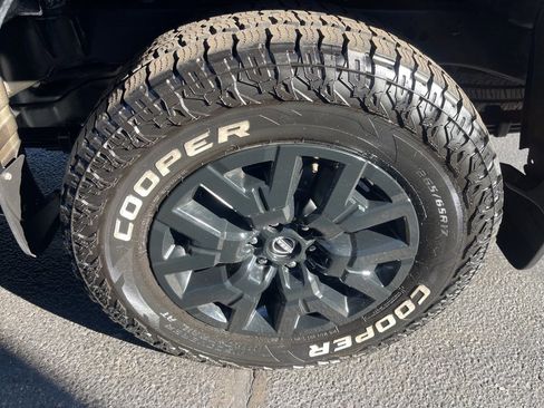 Used 2022 Nissan Frontier SV image 25