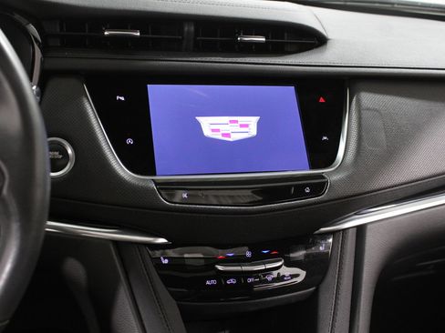 Used 2024 Cadillac XT6 Luxury image 9