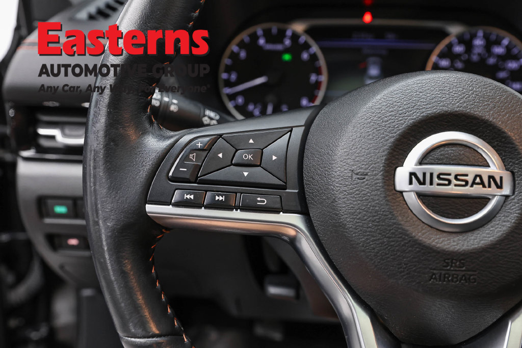 Used 2022 Nissan Sentra SR w/ SR Premium Package FWD image 16