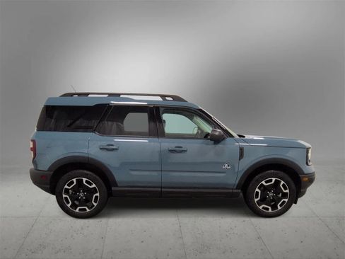 Used 2023 Ford Bronco Sport Outer Banks w/ Tech Package image 9