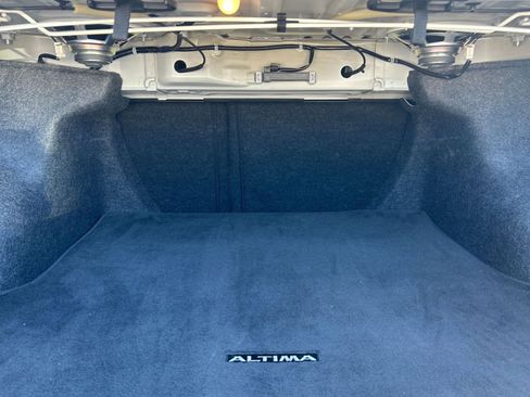 Used 2025 Nissan Altima 2.5 SV FWD image 25