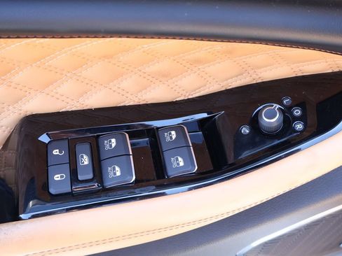 Used 2022 Jeep Grand Cherokee Summit w/ MOPAR Finishing Package AWD/4WD image 16