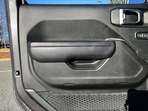 Certified 2024 Jeep Wrangler Willys image 25