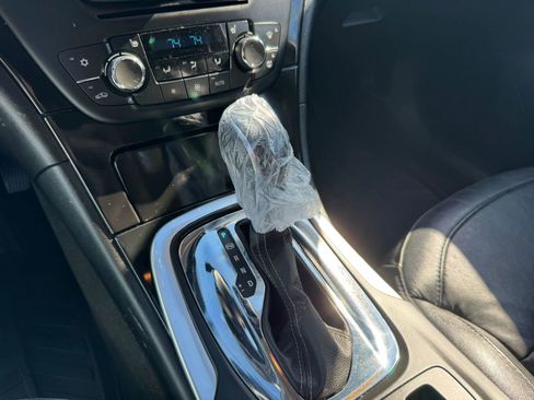 Used 2012 Buick Regal Premium image 16