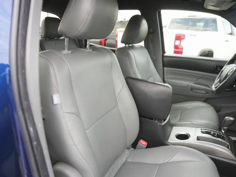 Used 2014 Toyota Tacoma PreRunner image 19