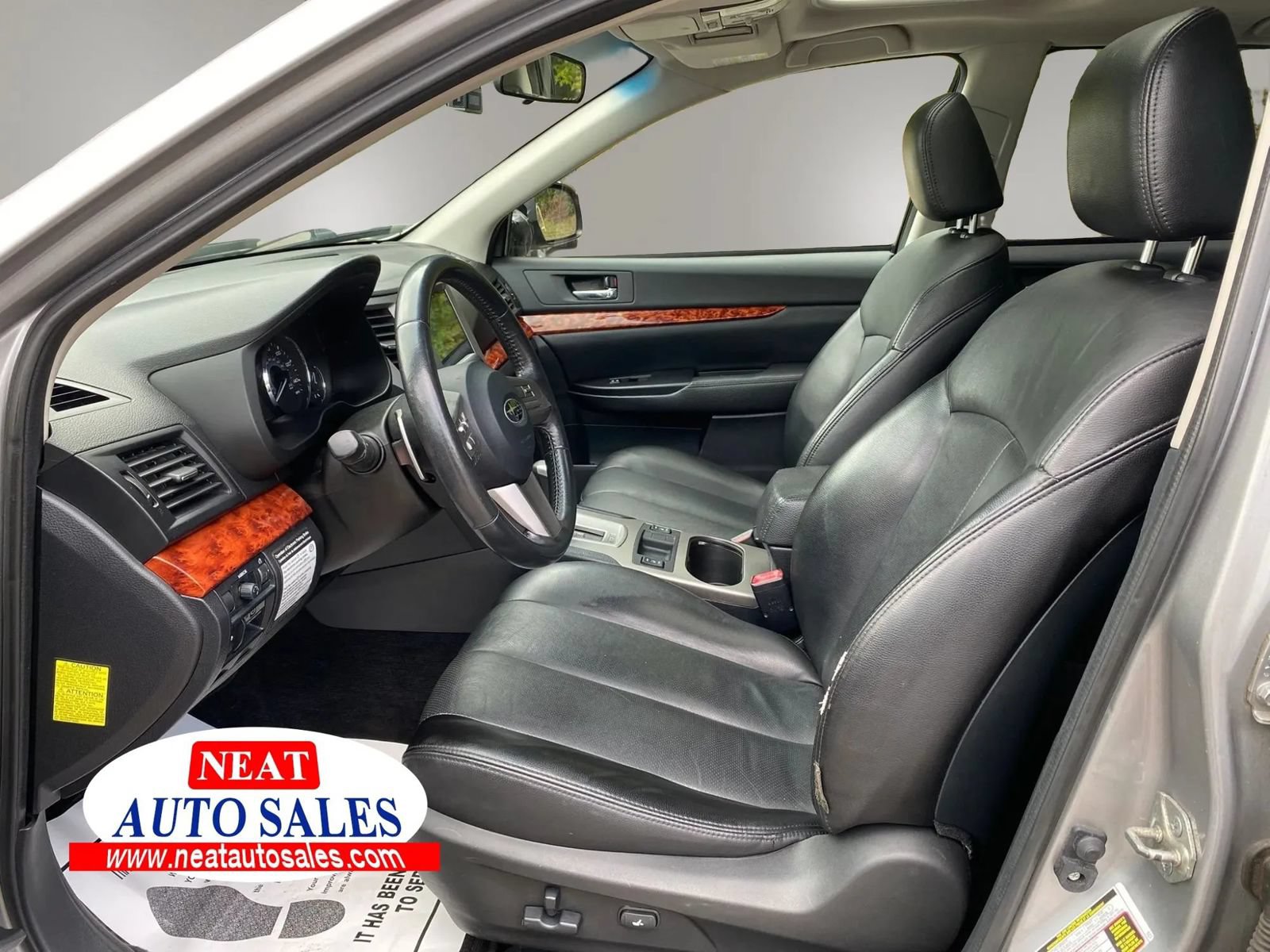 Used 2010 Subaru Outback 2.5i Limited AWD/4WD image 14