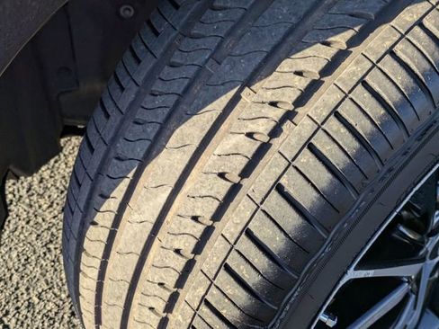 Used 2022 Toyota Camry SE image 14