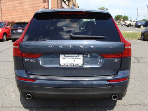 Used 2021 Volvo XC60 T5 Momentum w/ Premium Package AWD/4WD image 5
