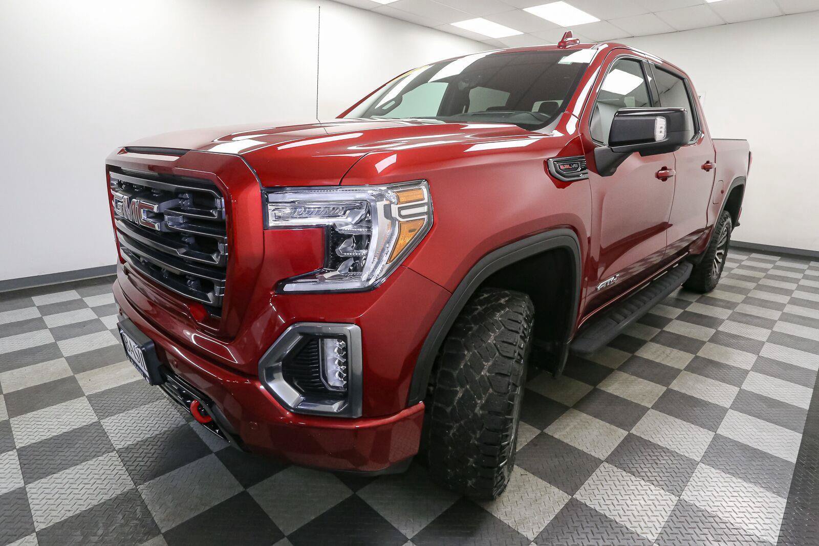 Used 2022 GMC Sierra 1500 AT4 w/ AT4 Premium Package AWD/4WD image 4